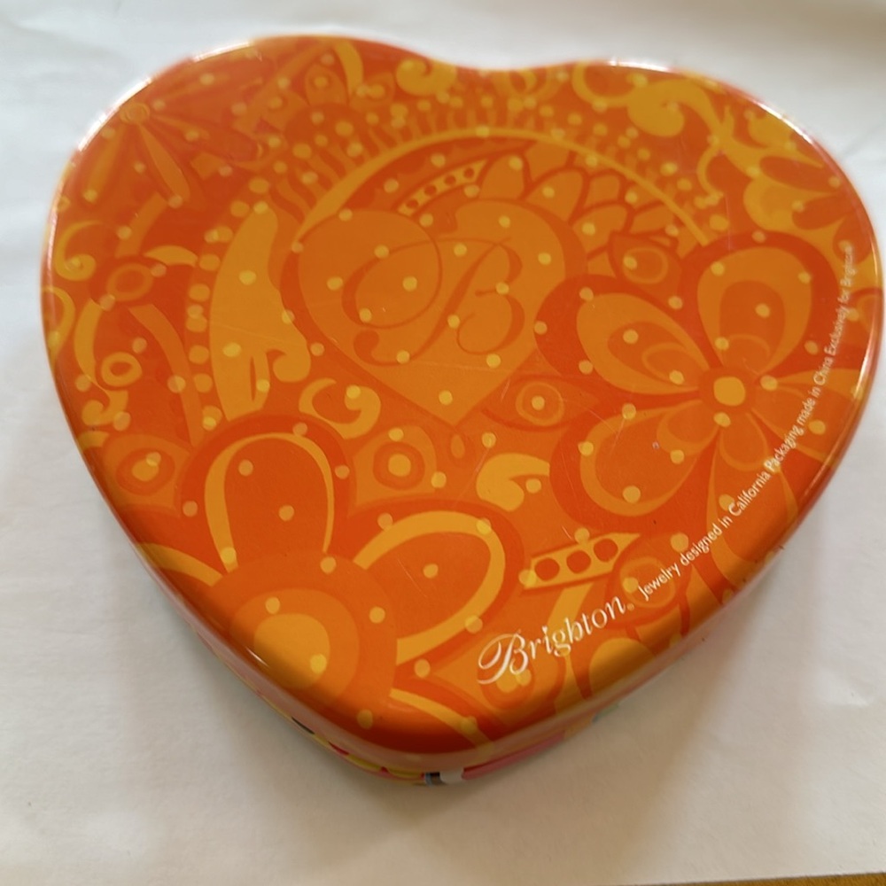 Brighton Heartshaped Container - Picture 2 of 4